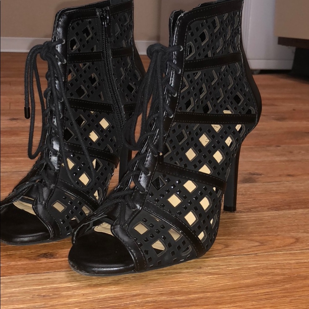 Gianni Bini heel laced boots